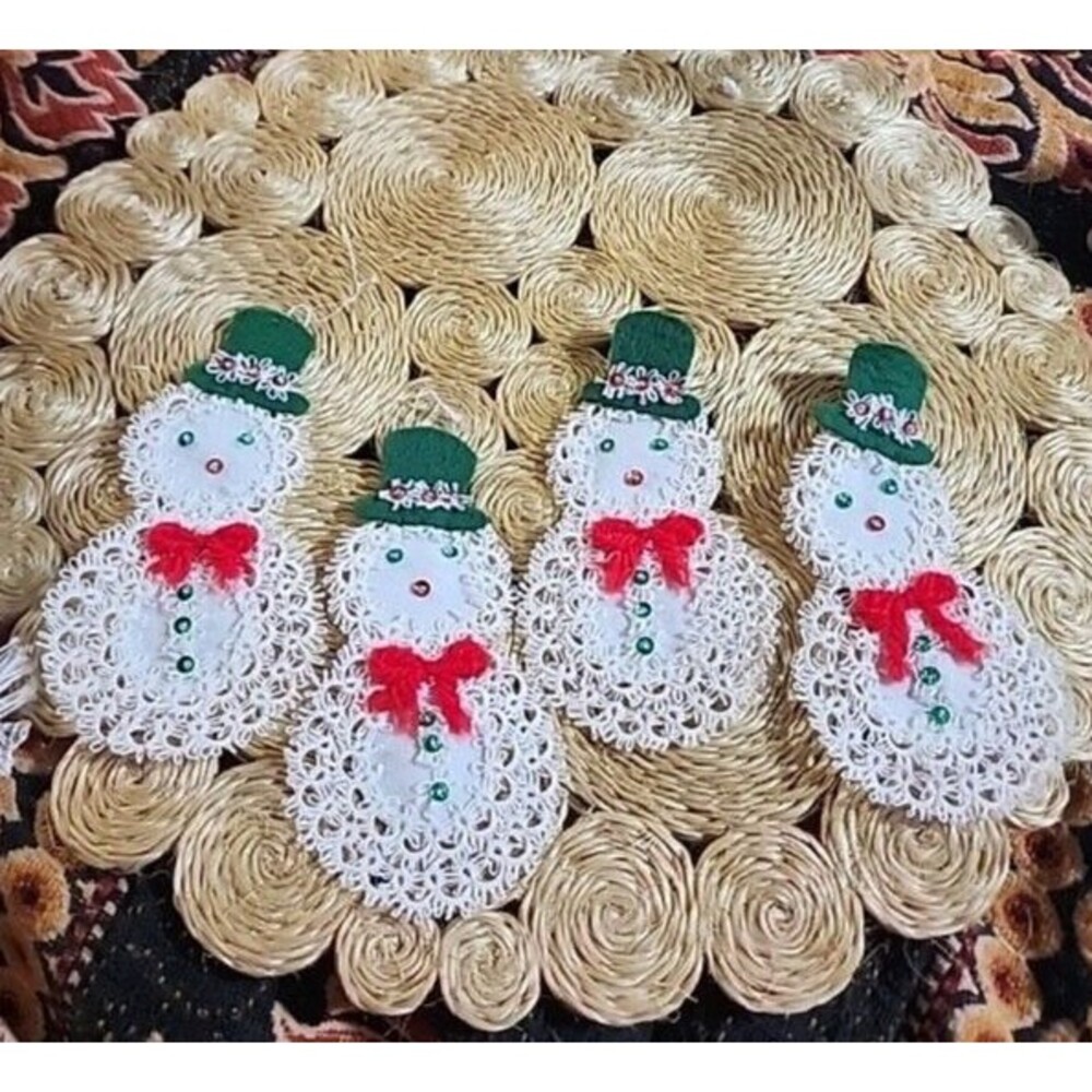 TATSY Tatted Snowmen 4 Pieces